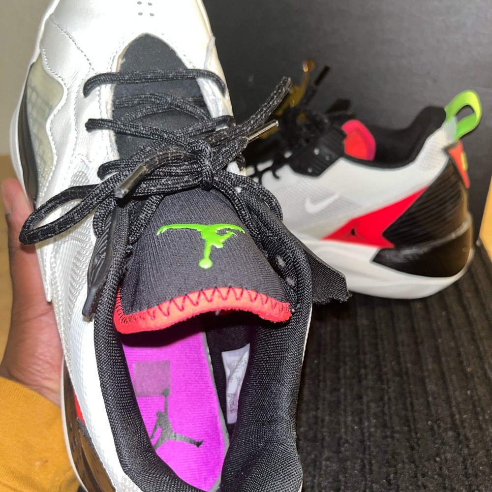 Jordan Zooms - Picture 4 of 6